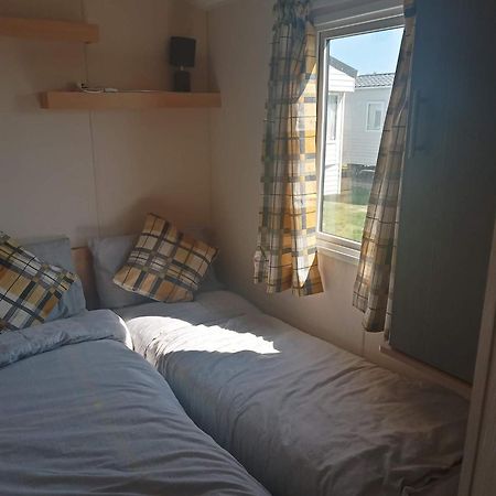 Caledonian Caravan Jaywick Sands Экстерьер фото