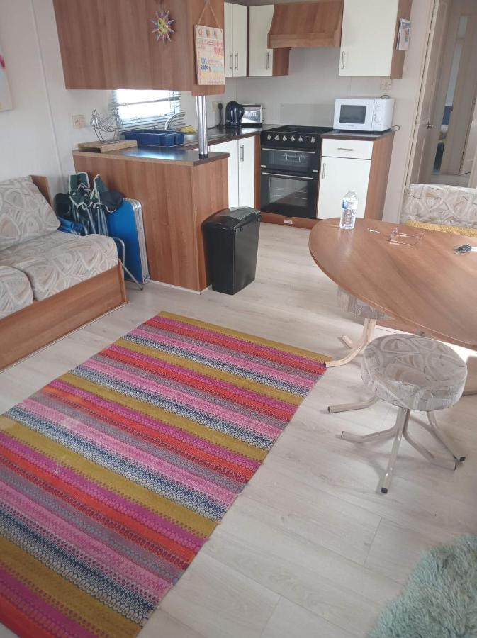 Caledonian Caravan Jaywick Sands Экстерьер фото
