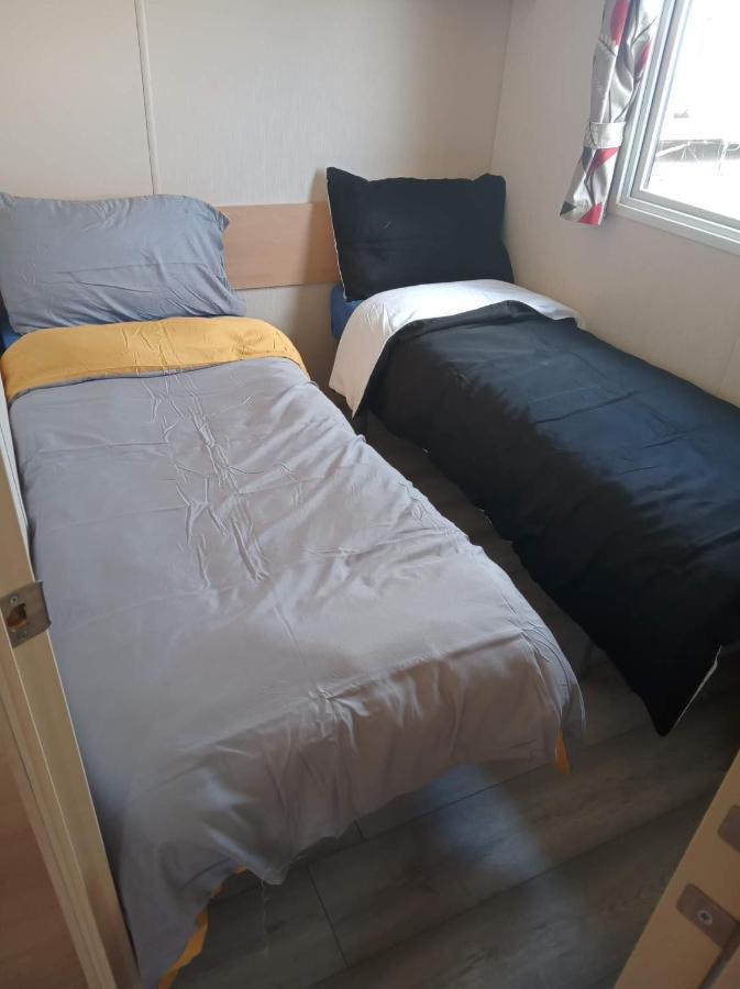 Caledonian Caravan Jaywick Sands Экстерьер фото