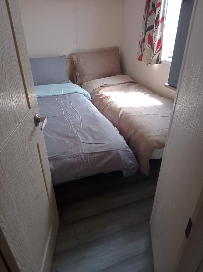 Caledonian Caravan Jaywick Sands Экстерьер фото