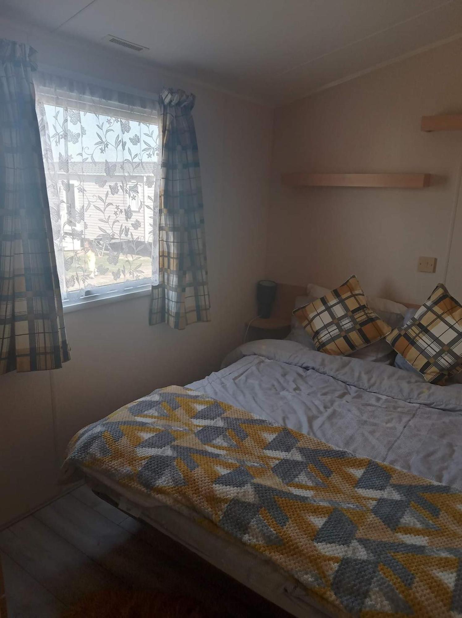 Caledonian Caravan Jaywick Sands Экстерьер фото