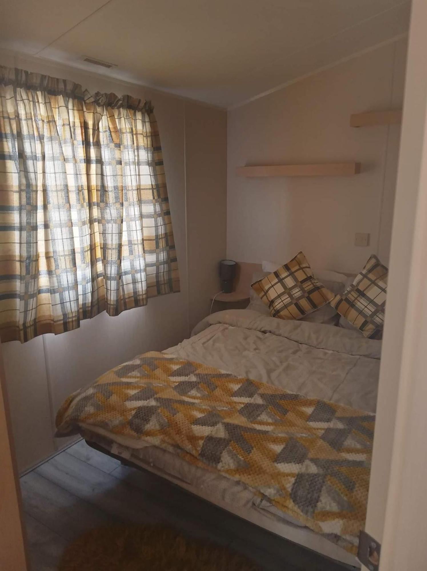 Caledonian Caravan Jaywick Sands Экстерьер фото