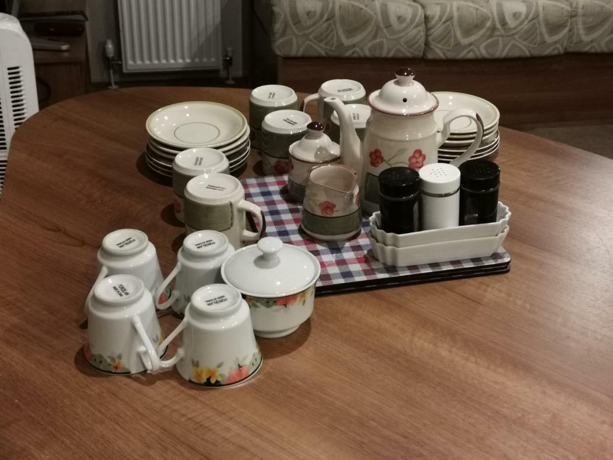 Caledonian Caravan Jaywick Sands Экстерьер фото
