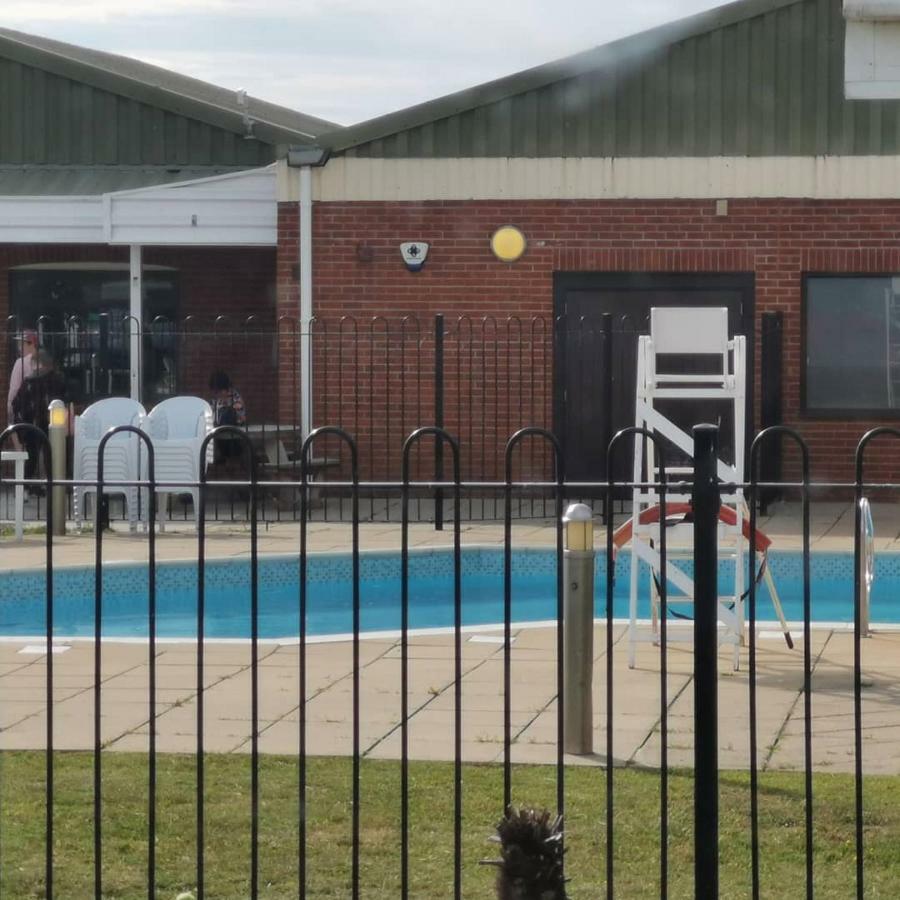 Caledonian Caravan Jaywick Sands Экстерьер фото