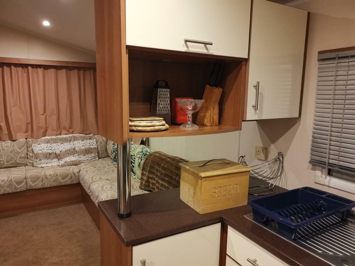 Caledonian Caravan Jaywick Sands Экстерьер фото